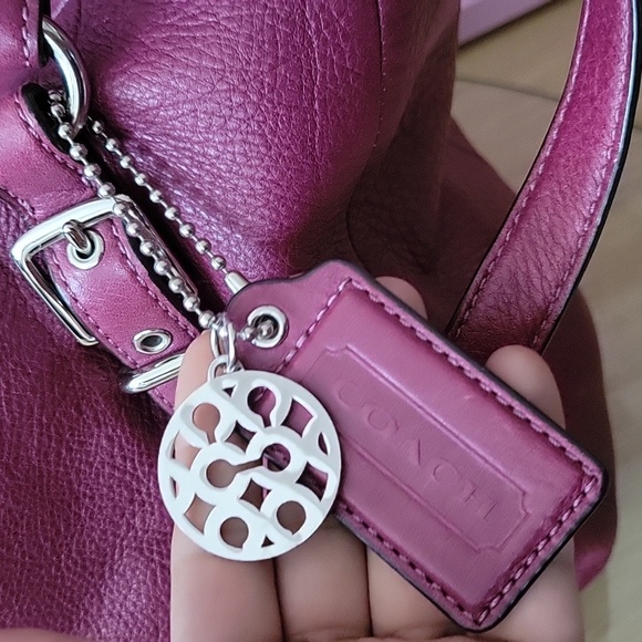 Coach Vintage Raspberry Leather hobo/crossbody adorable 🍇 Bag - Picture 4 of 16